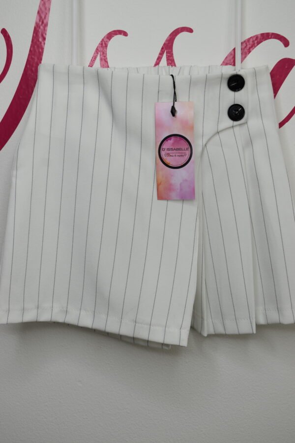 WHITE PLEASED SHORTS (SKIRT)