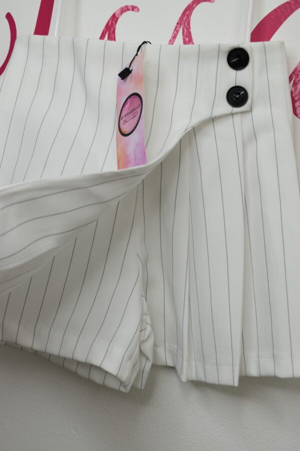 WHITE PLEASED SHORTS (SKIRT) - Image 2