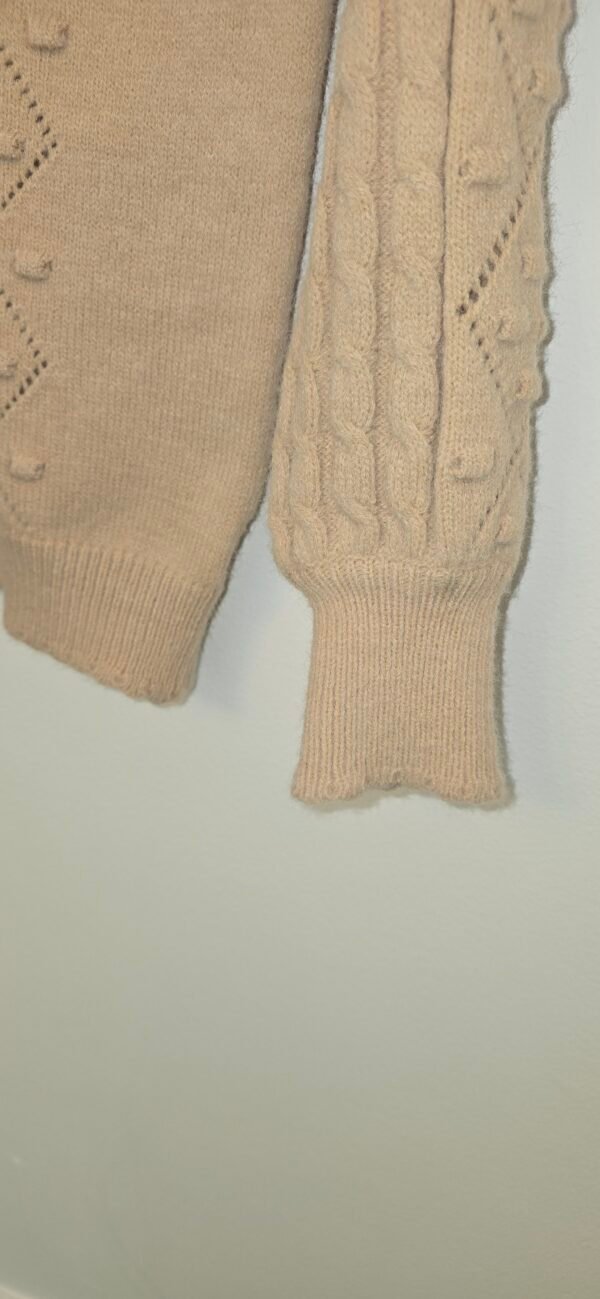 PULL BEIGE TOP WITH HEARTS - Image 4