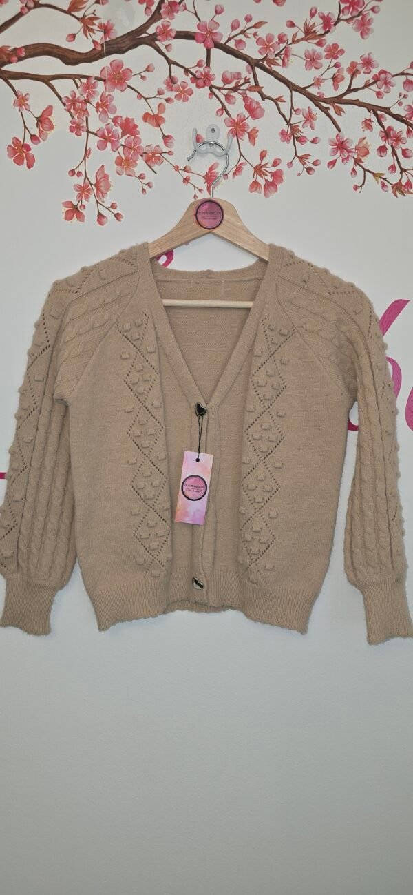 PULL BEIGE TOP WITH HEARTS - Image 2