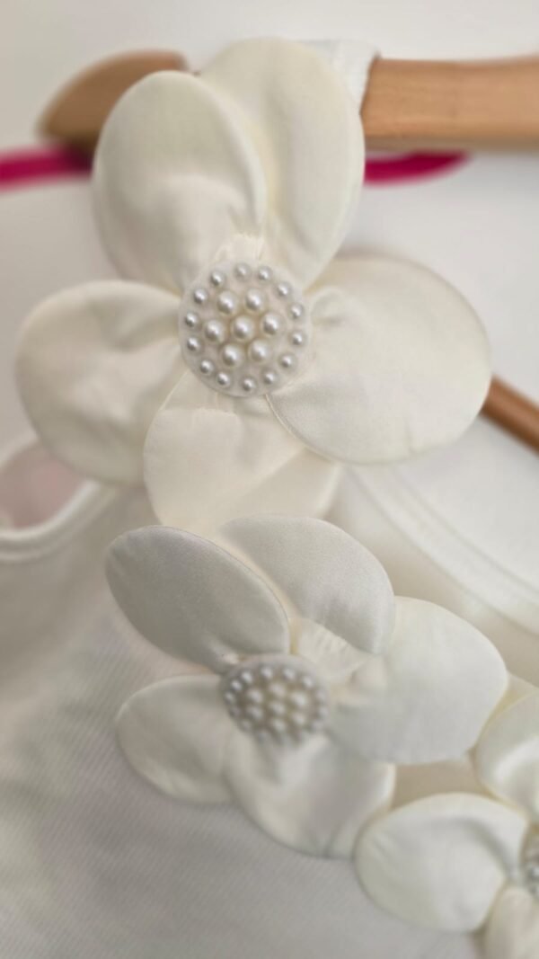 girl flowers with pearls top - Image 3